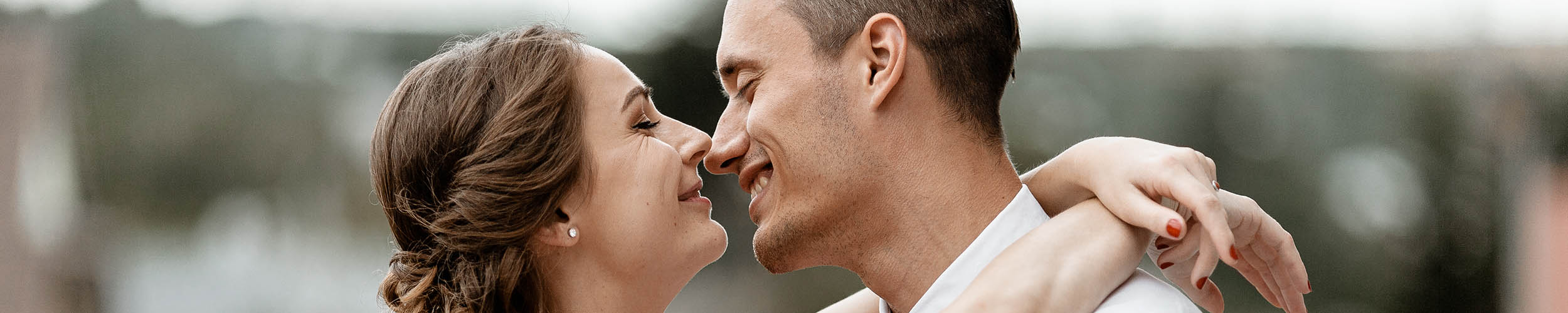 glückliches paar kuss hochzeitsfotograf wien kosten preis